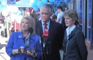 Turnbull (centre) with deputy leader Julie Bishop (right) and Helen Coonan (left) in July 2009.