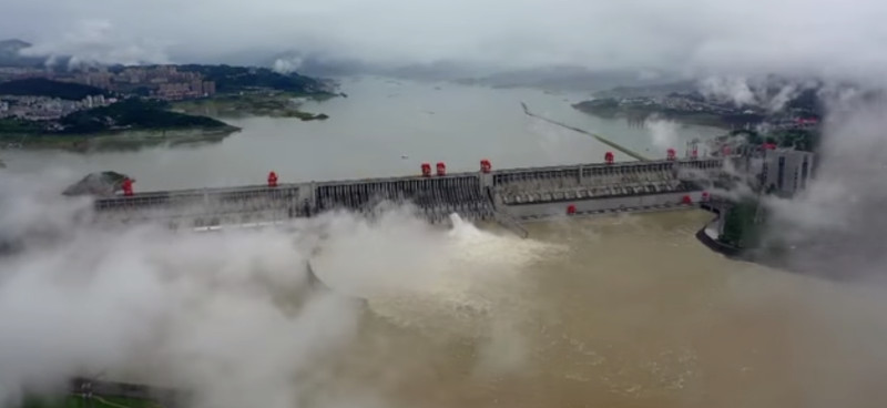 Chinese Government Urges Dam Operators at Maximum Capacity to Hold Back the Flood