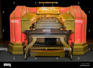 mighty-wurlitzer-theatre-organ-made-1929-and-installed-in-the-regal-EAPERF.jpg