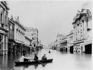 1893_Brisbane_flood_Queen_St.jpg